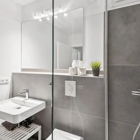 Апартаменты Traumhafte Mitten In Charlottenburg